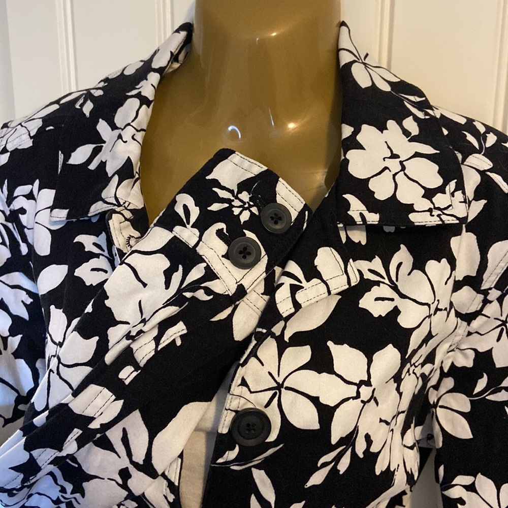 Medium jacket NWOT - Picture 3 of 6